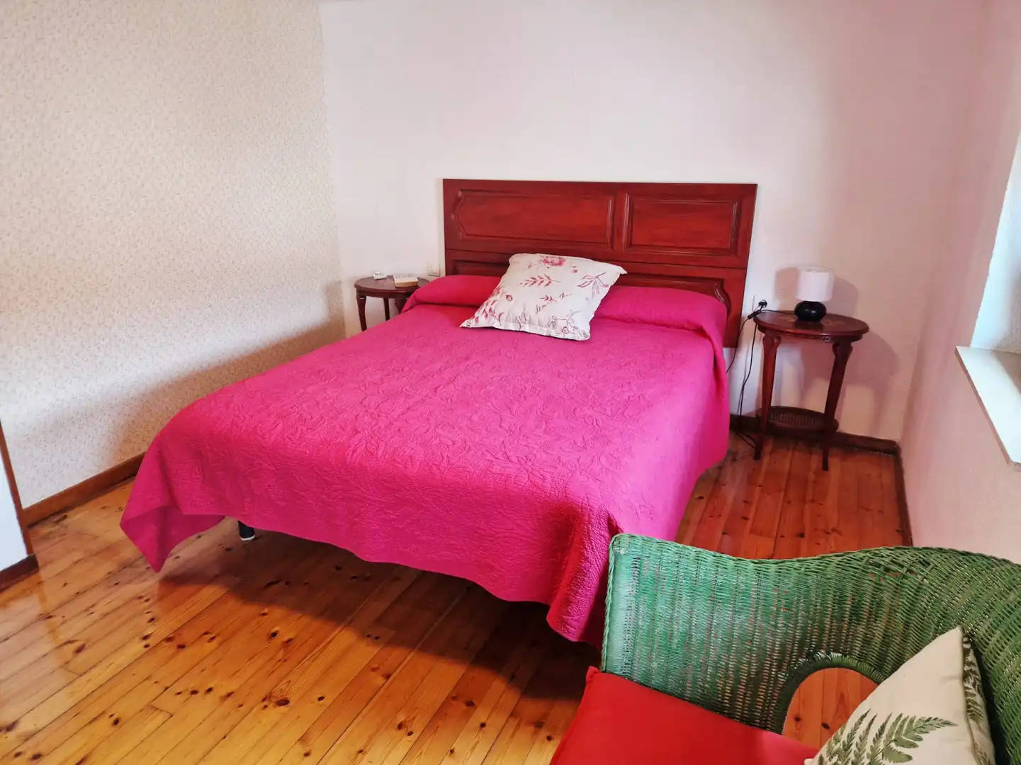 Habitación de Casa adosada en venta en Soto del Barco con Calefacción y Terraza