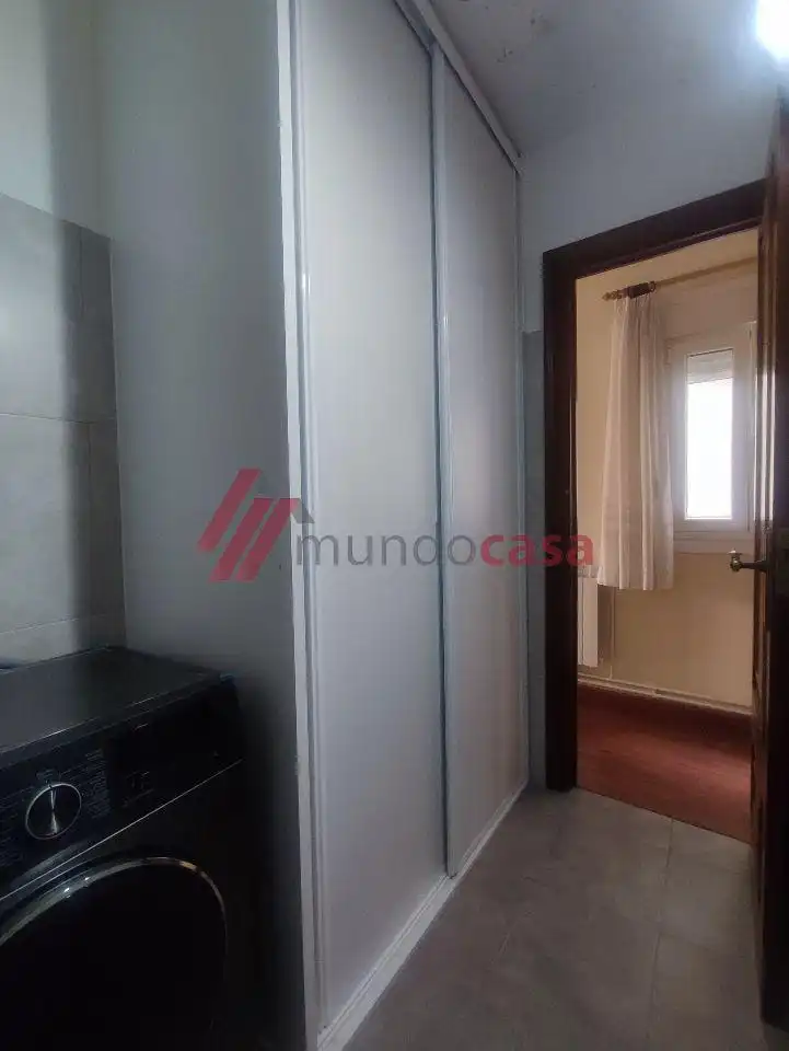 Habitación de Piso de alquiler en Ferrol con Calefacción, Parquet y Amueblado