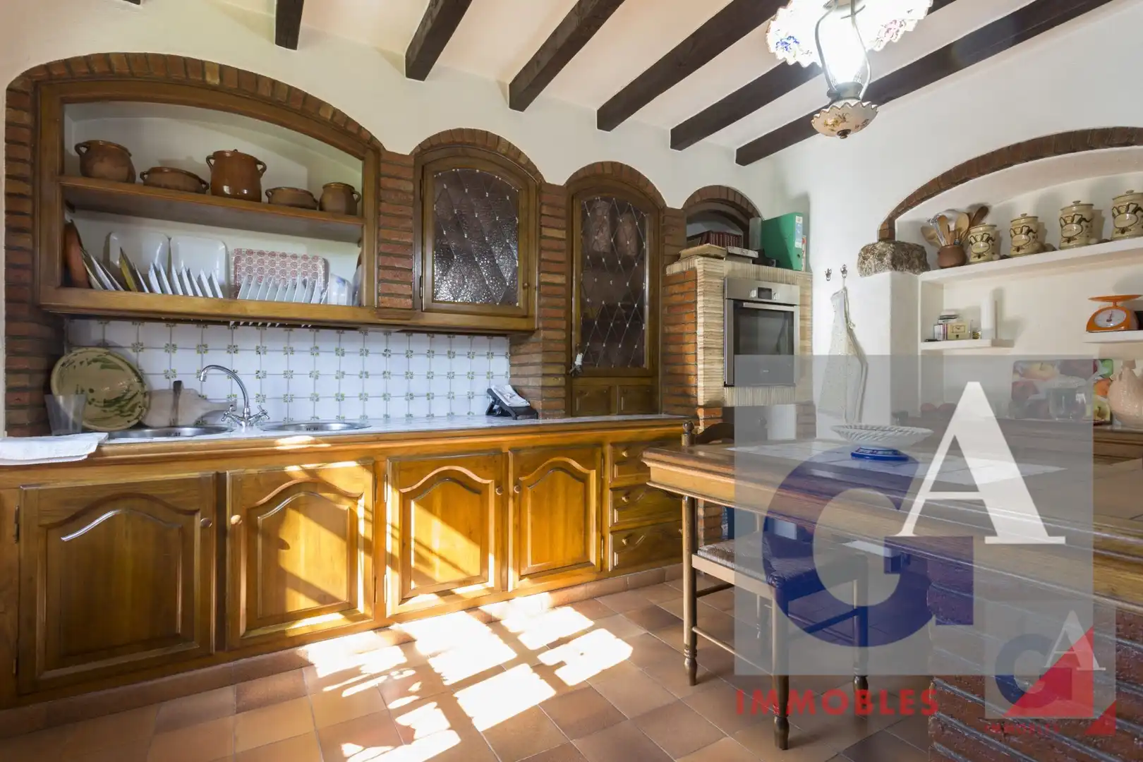 Country homes for sale in Montagut i Oix