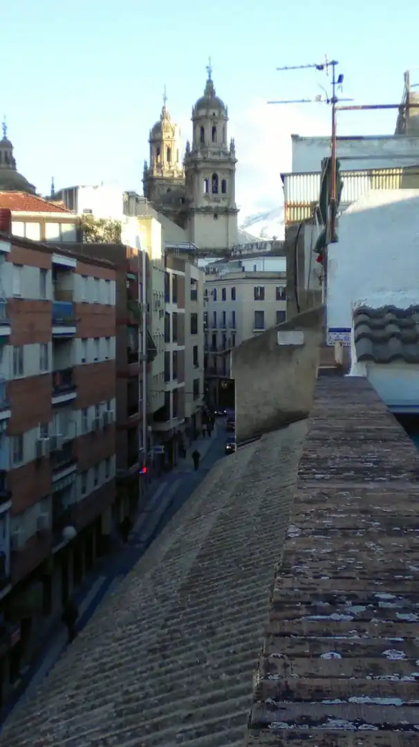Außenansicht von Dachboden zur Miete in Jaén mit Klimaanlage, Heizung und Terrasse
