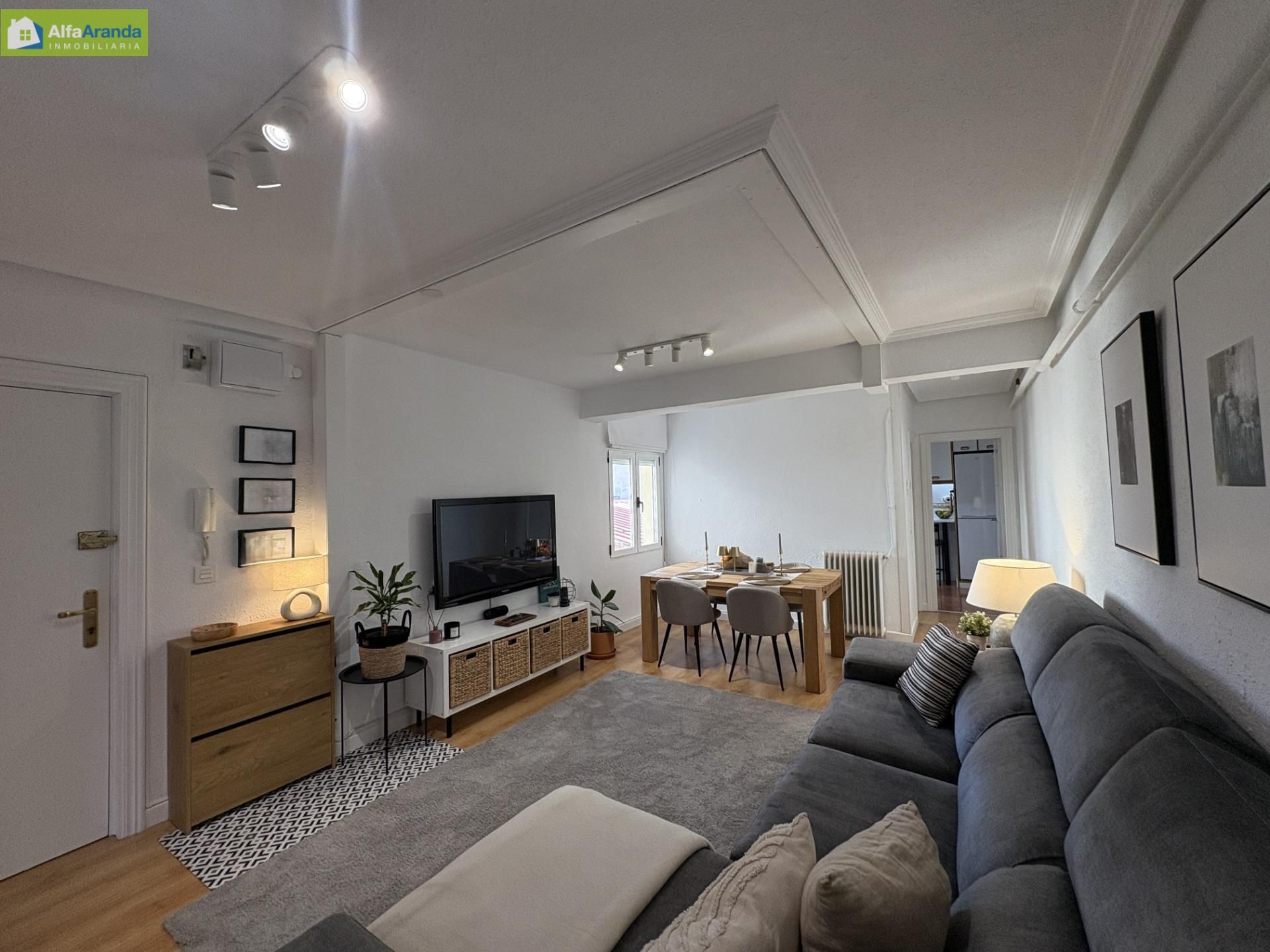 Sala de estar de Piso en venta en Aranda de Duero con Calefacción, Terraza y Trastero