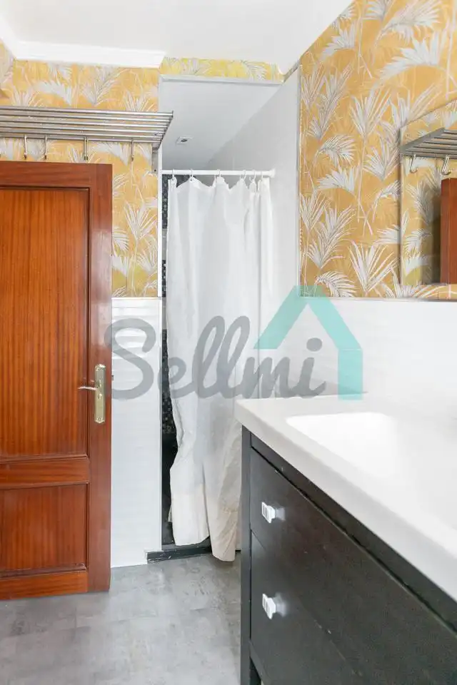 Badezimmer von Wohnung zur untervermieten in Oviedo  mit Heizung, Möbliert und Internet
