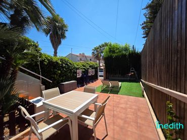 Casa amb balcó en venda a Avenida Avinguda Santa Isabel