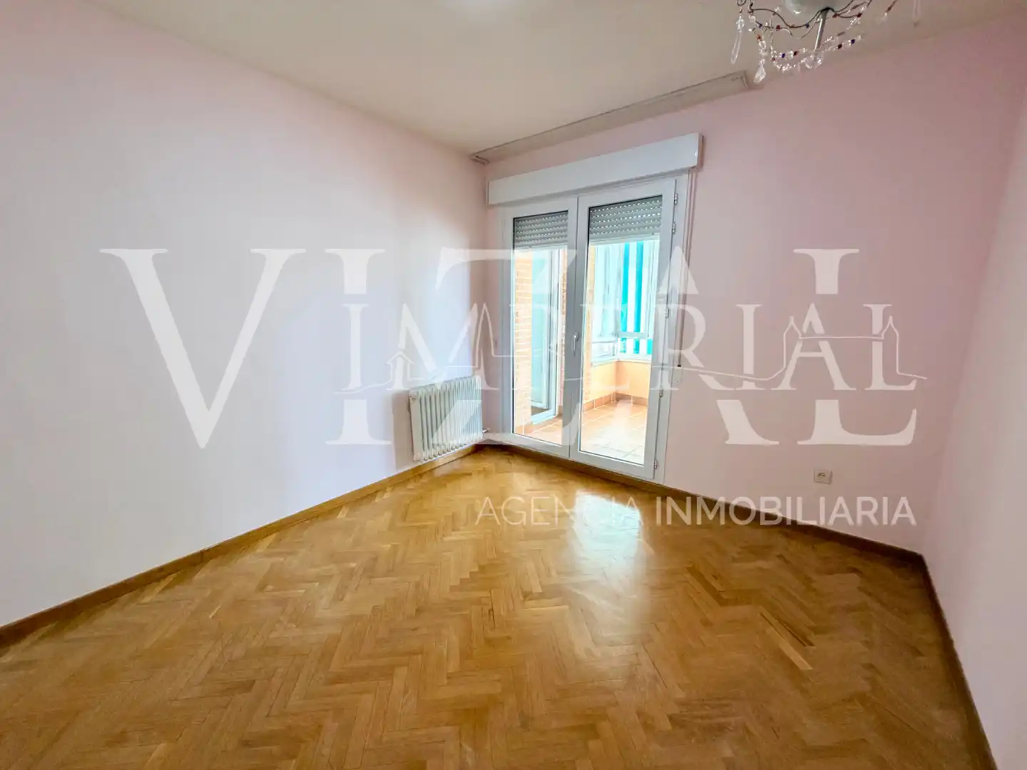 Dormitori de Casa adosada en venda en Toledo amb Aire condicionat, Parquet i Terrassa