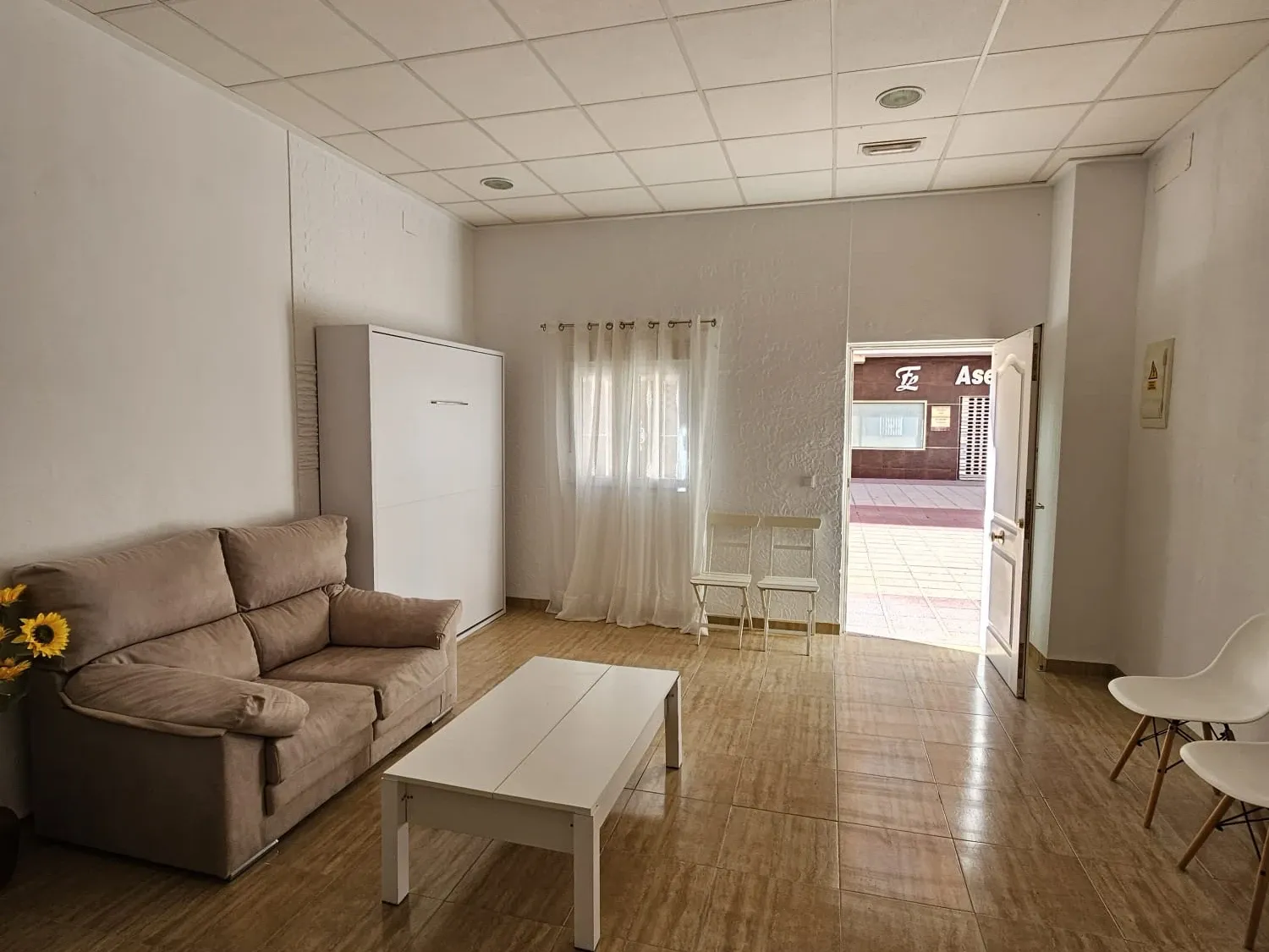 Sala d'estar de Estudi de lloguer en  Murcia Capital amb Aire condicionat, Calefacció i Moblat