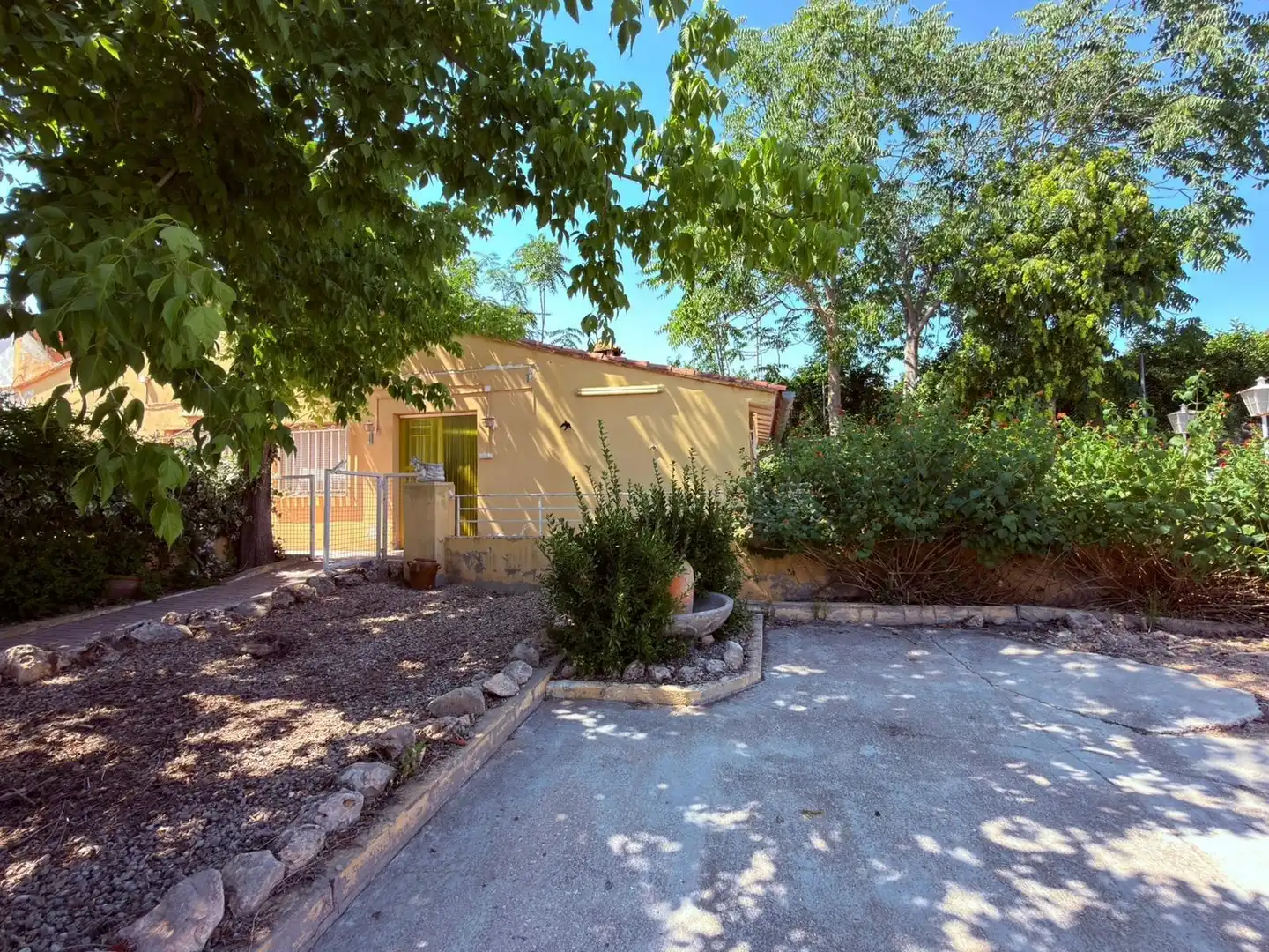 Vista exterior de Casa o xalet en venda en La Llosa de Ranes amb Aire condicionat, Jardí privat i Terrassa