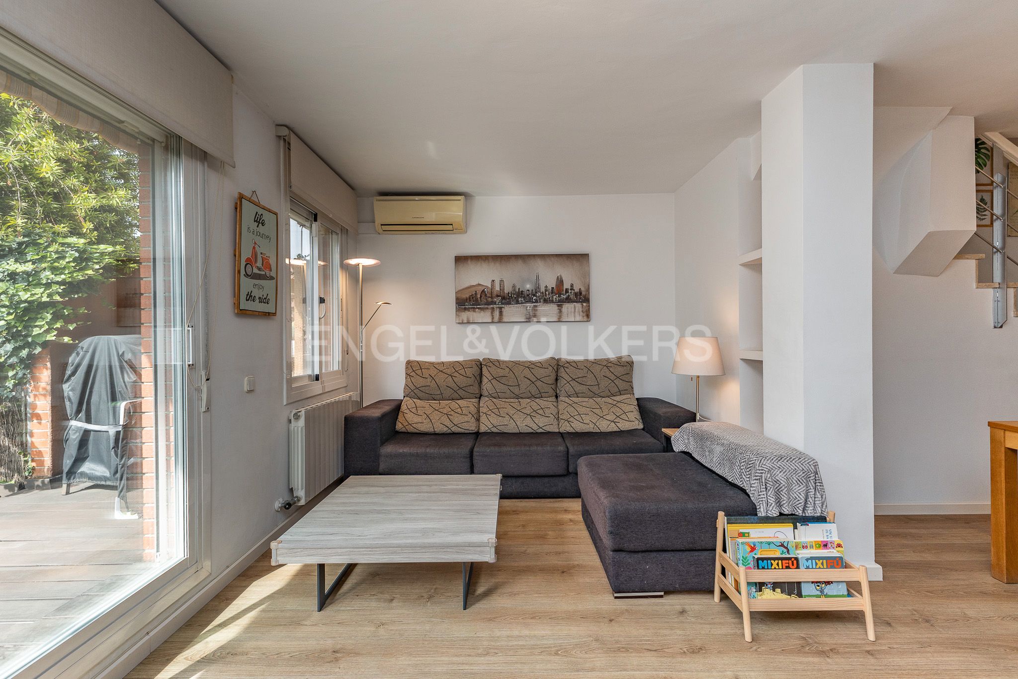 Sala d'estar de Apartament en venda en Rubí amb Aire condicionat, Calefacció i Jardí privat
