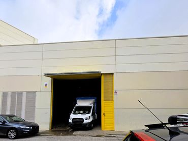 Nau industrial de lloguer a Sant Adriá Nord