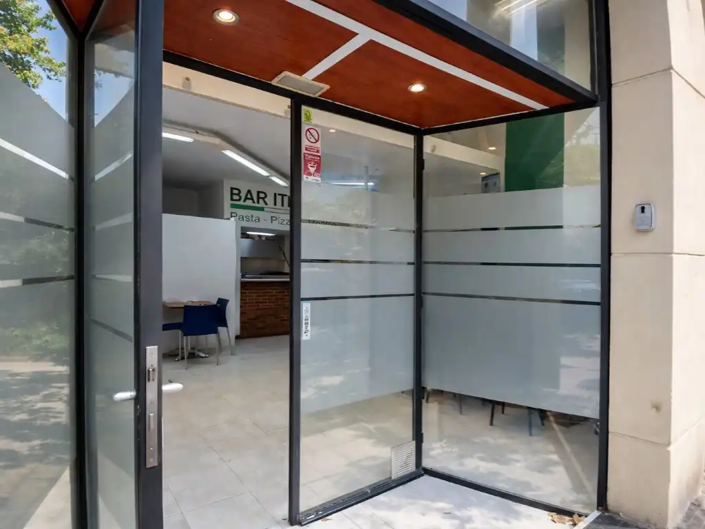 Commercial properties for sale in Calle Salvador Segui, L'Espirall