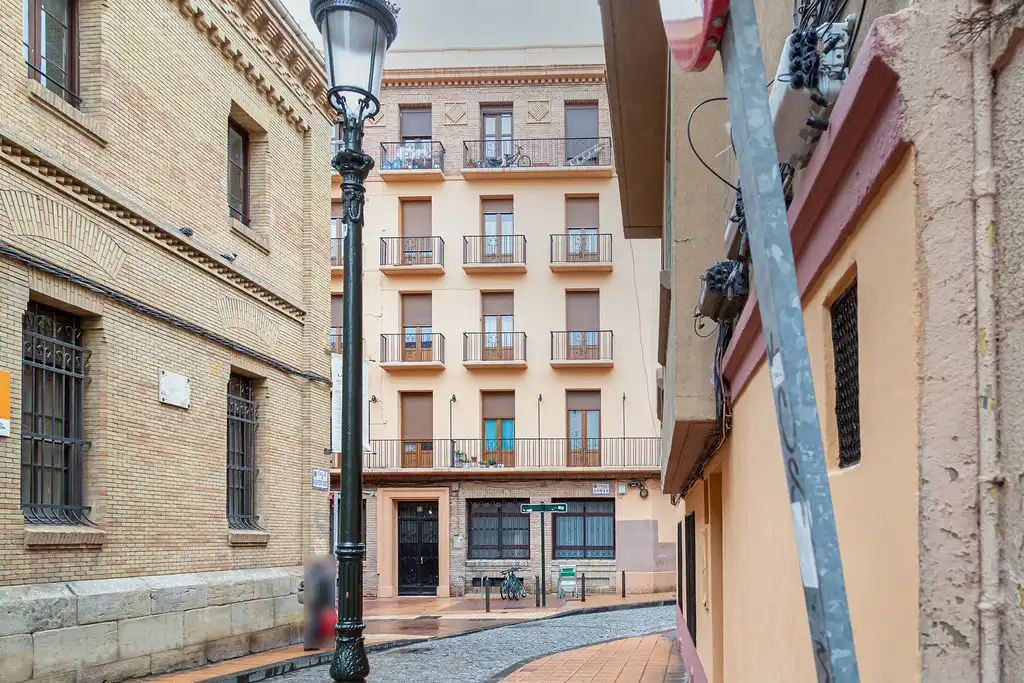 Außenansicht von Geschaftsraum zum Verkauf in Zaragoza