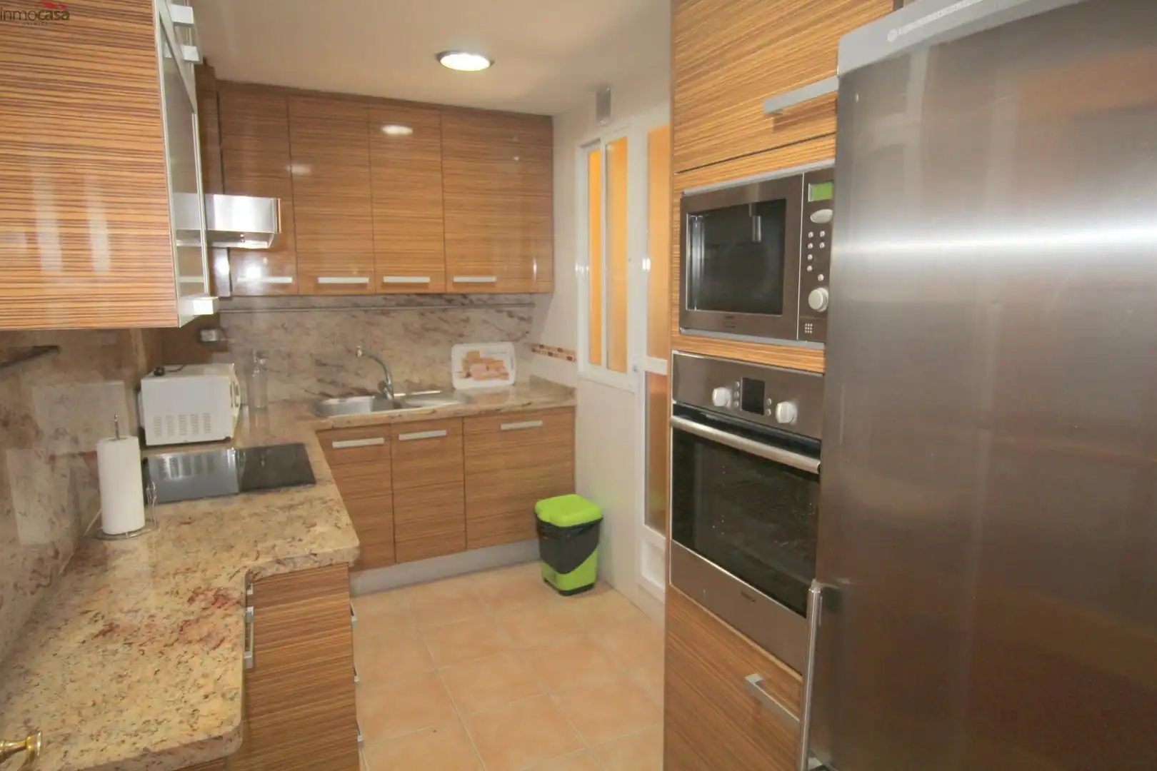 Cocina de Piso de alquiler en Armilla con Aire acondicionado, Jardín privado y Amueblado