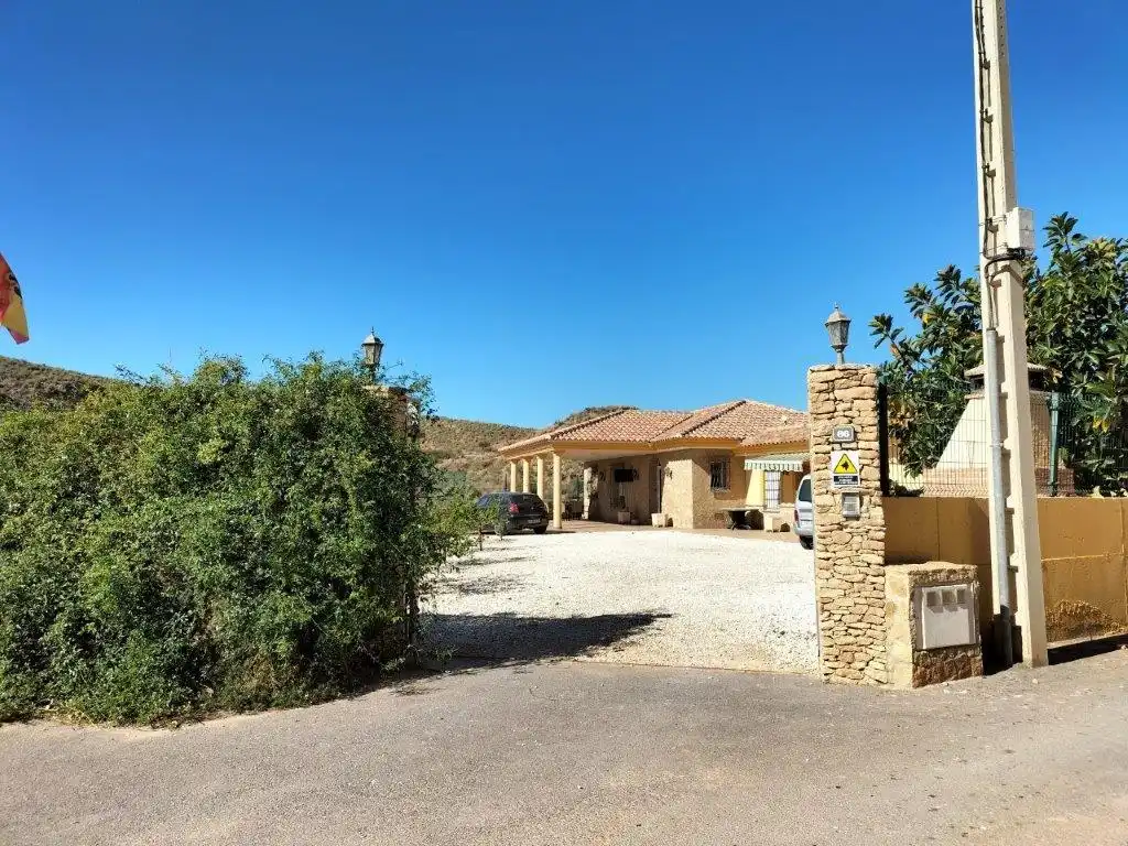 Casa amb jardí en venda a Camino Jauro, imagen 2