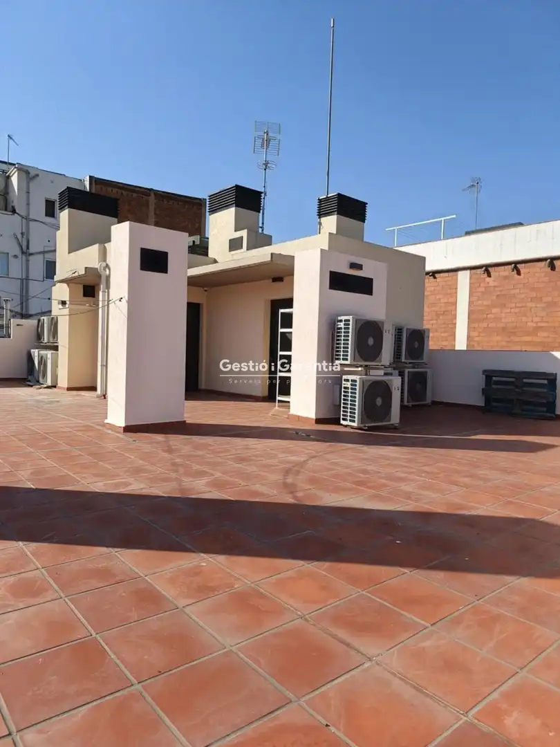 Terraza de Piso en venta en L'Hospitalet de Llobregat con Terraza y Amueblado