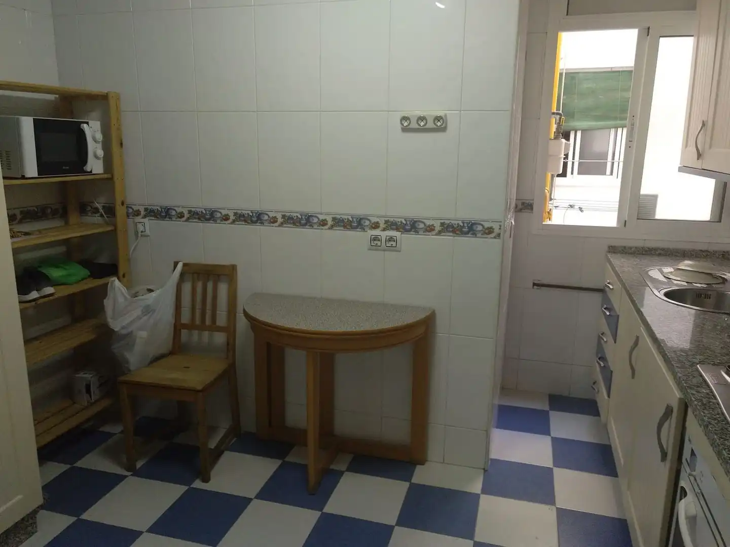 Baño de Piso de alquiler en Sevilla con Aire acondicionado, Amueblado y Horno
