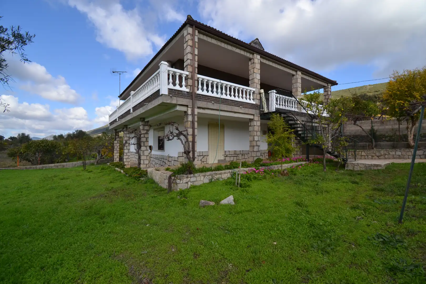 Vista exterior de Casa o chalet en venta en Villar del Pedroso con Aire acondicionado, Calefacción y Jardín privado