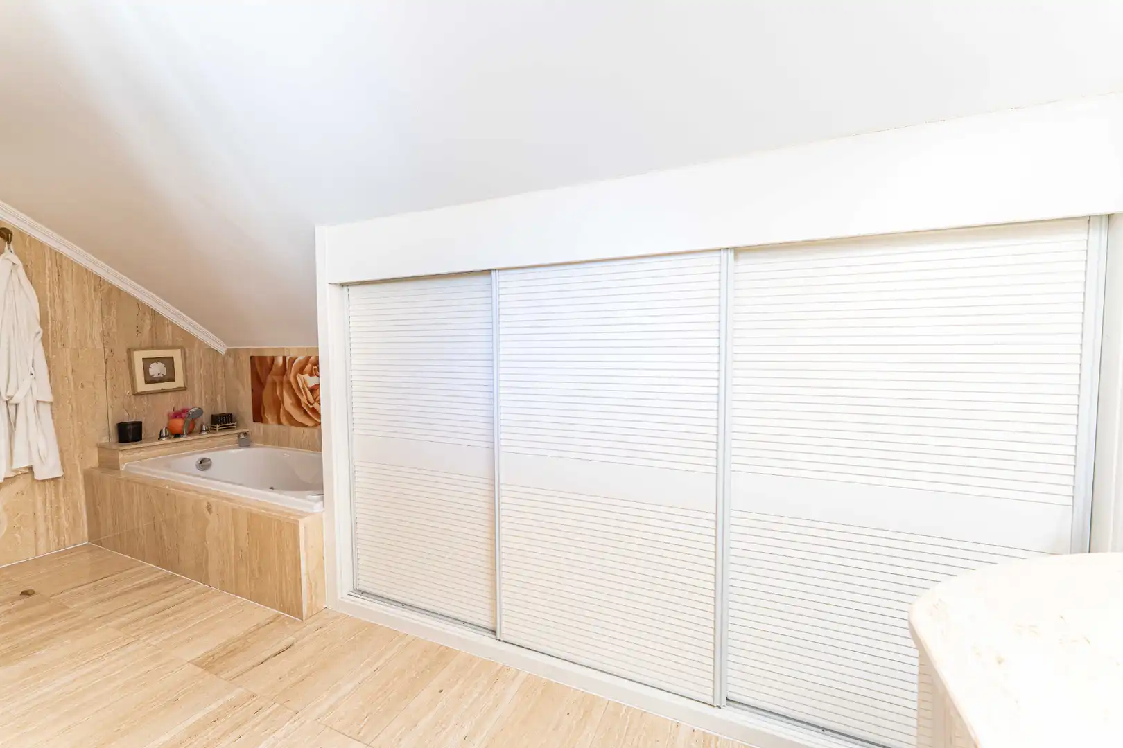 Habitación de Casa adosada en venta en Torrelodones con Calefacción, Jardín privado y Terraza