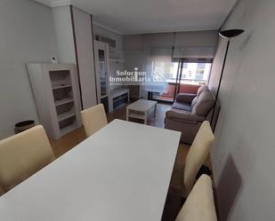 Sala d'estar de Pis de lloguer en Salamanca Capital amb Calefacció, Terrassa i Moblat