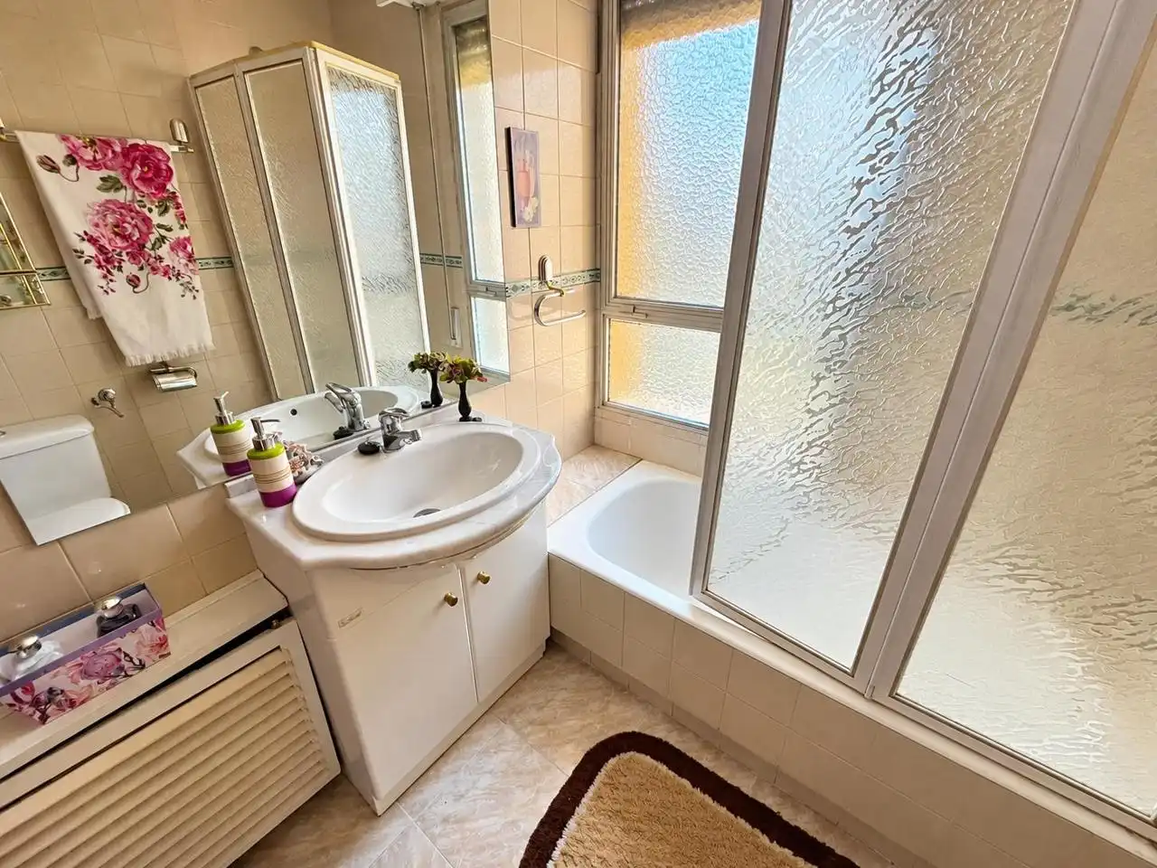 Baño de Piso en venta en Madrid con Calefacción, Parquet y Terraza