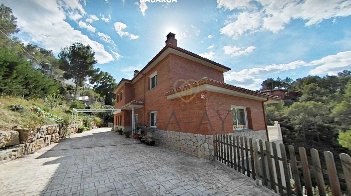Jardí de Casa o xalet en venda en Cervelló amb Aire condicionat, Calefacció i Jardí privat