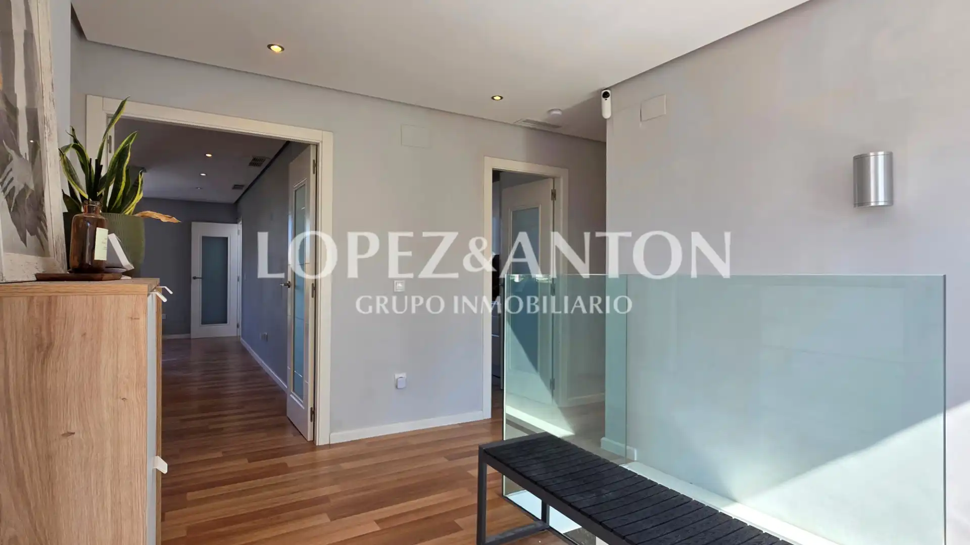 Houses for sale in L'Eliana  with Air Conditioner, Private garden and Parquet flooring