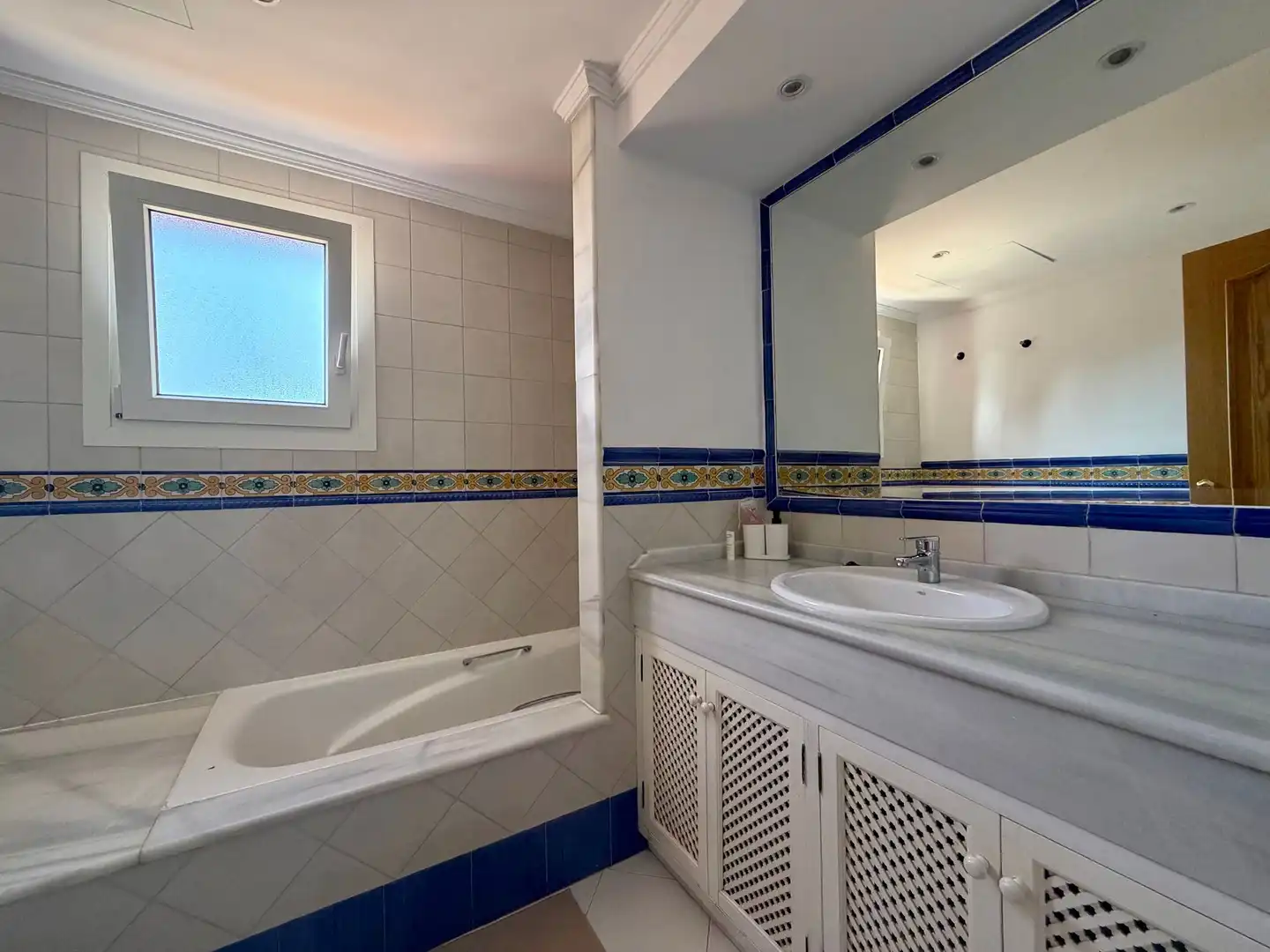 Bathroom of Detached homes for sale in Marbella  with Terrace and Balcony