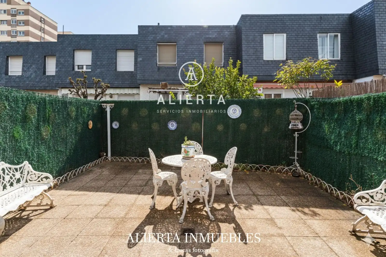 Vista exterior de Casa o chalet en venta en Zaragoza con Calefacción y Trastero