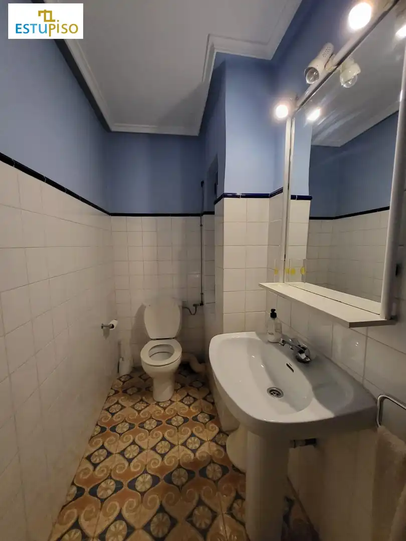 Bathroom of Flat for sale in León Capital   with Heating, Storage room and Furnished