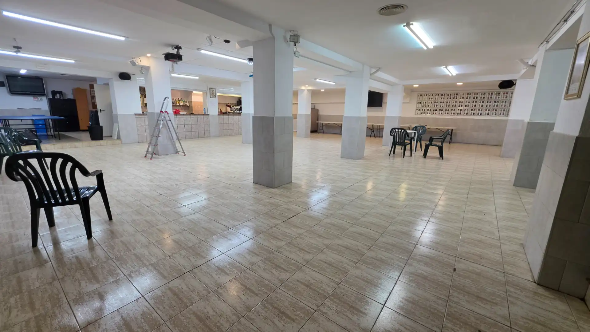 Local comercial en venda a Carrer de Peris Brell 48
