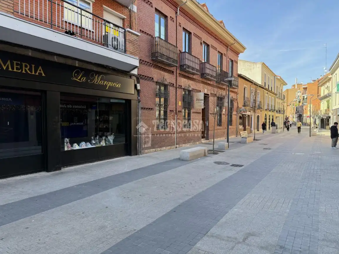 Vista exterior de Piso en venta en Alcalá de Henares con Aire acondicionado y Calefacción