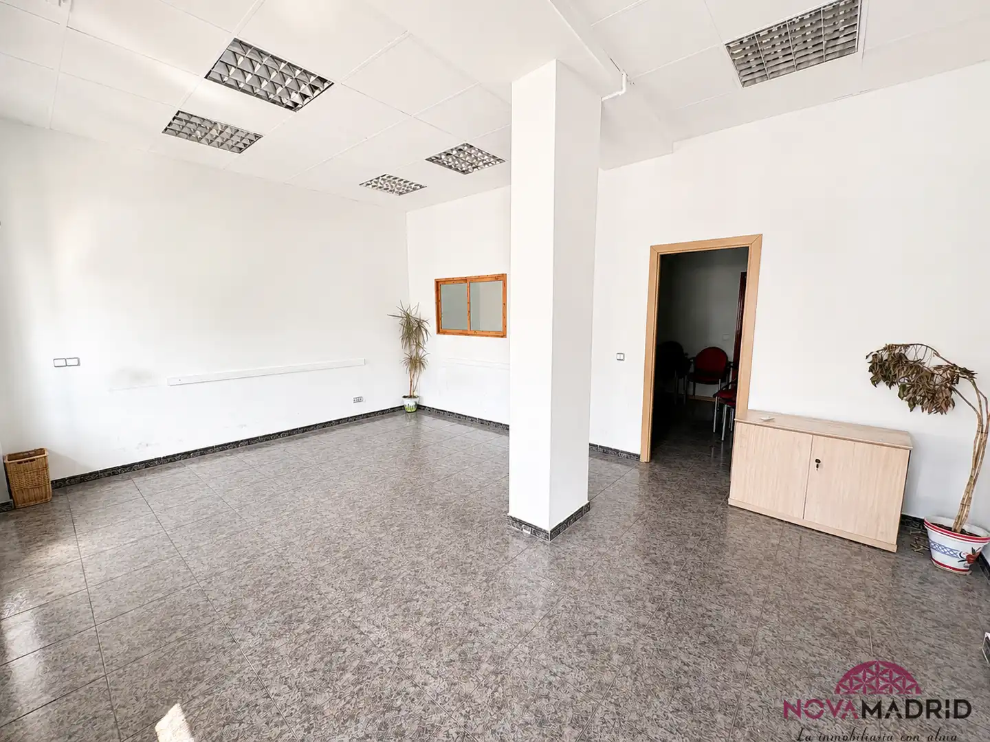 Commercial properties for sale in Fuenlabrada  with Air Conditioner
