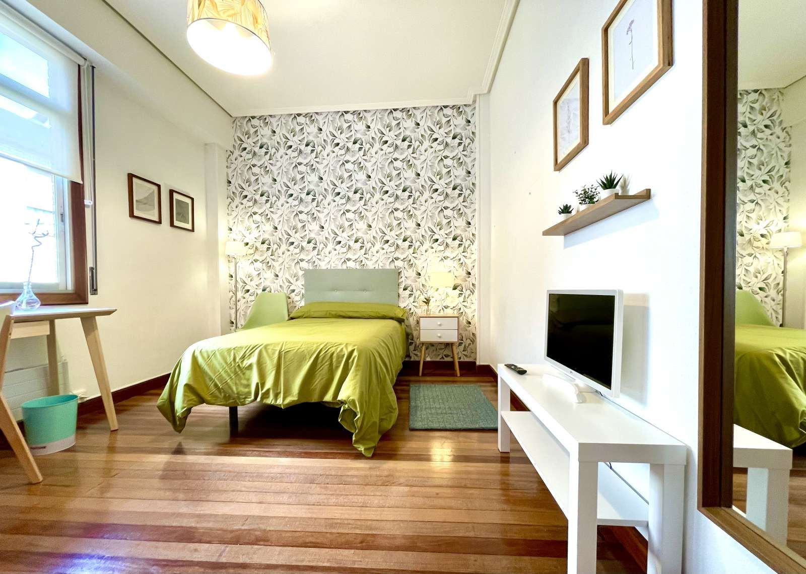 Bedroom of Flat to share in Bilbao   with Air Conditioner and Terrace