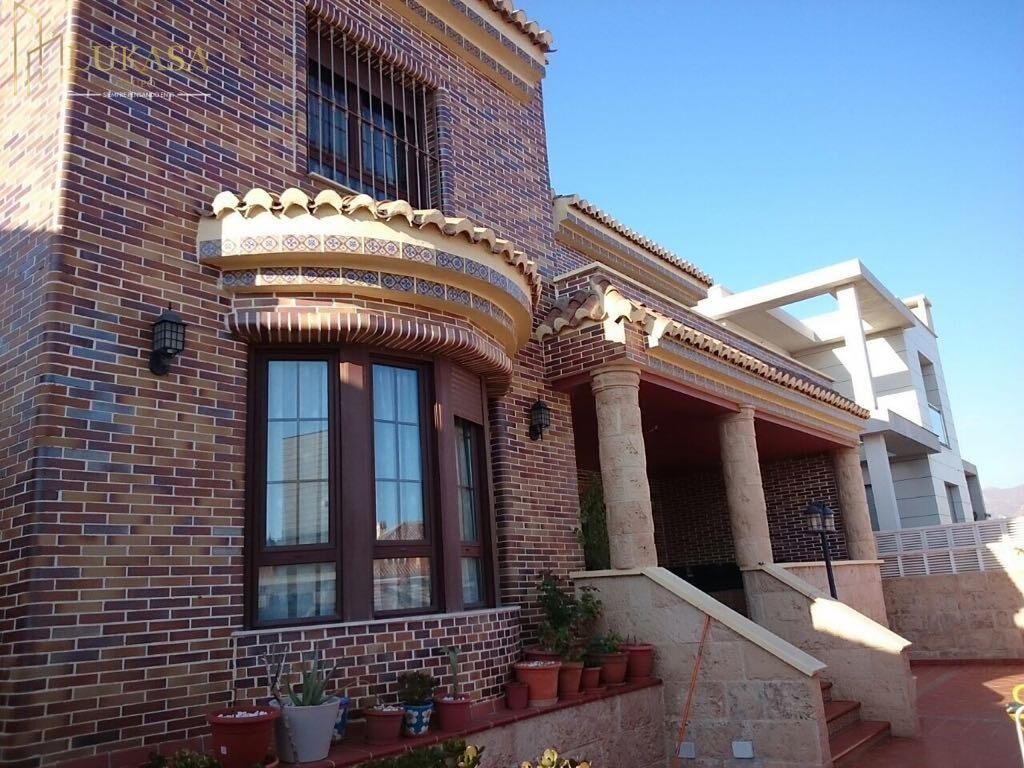 Vista exterior de Casa o xalet en venda en Roquetas de Mar amb Terrassa