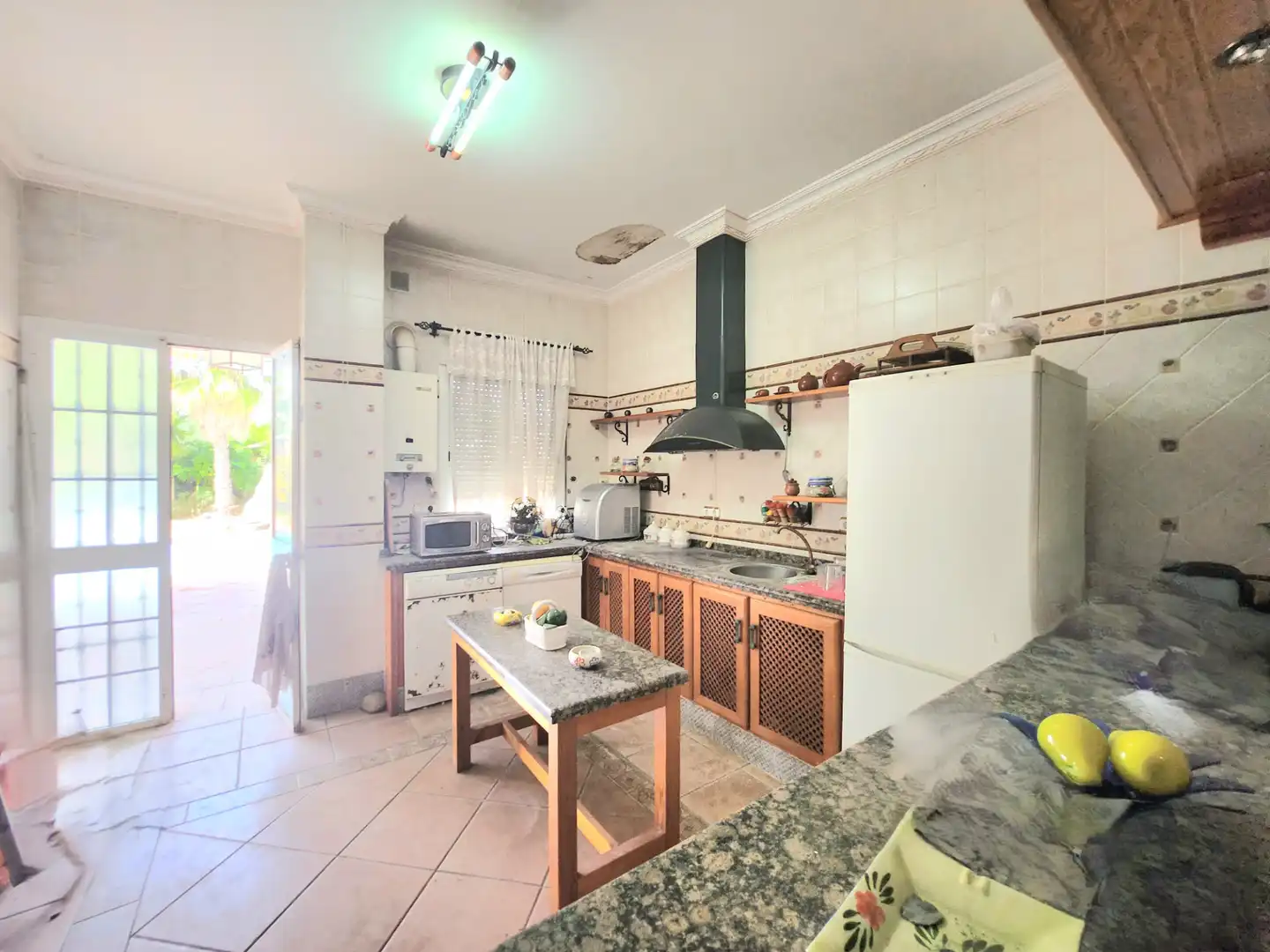 Cuina de Casa o xalet en venda en El Viso del Alcor amb Aire condicionat, Calefacció i Jardí privat