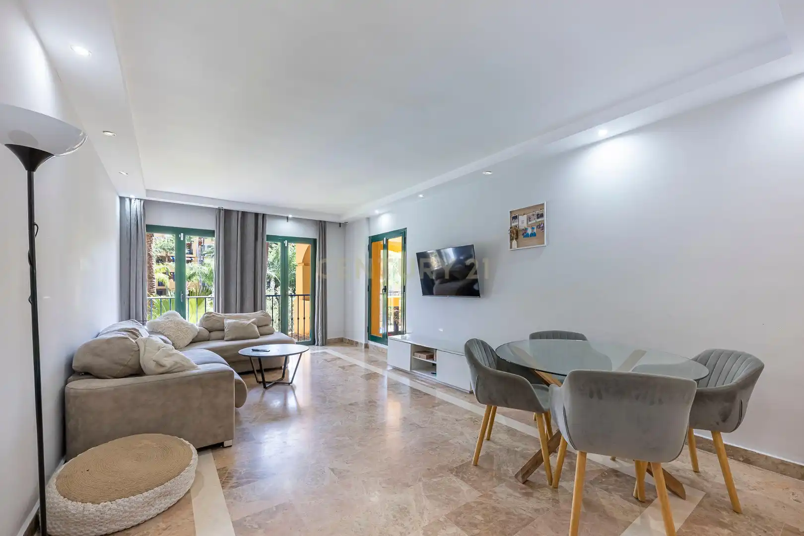 Sala de estar de Apartamento en venta en Marbella con Aire acondicionado, Jardín privado y Horno