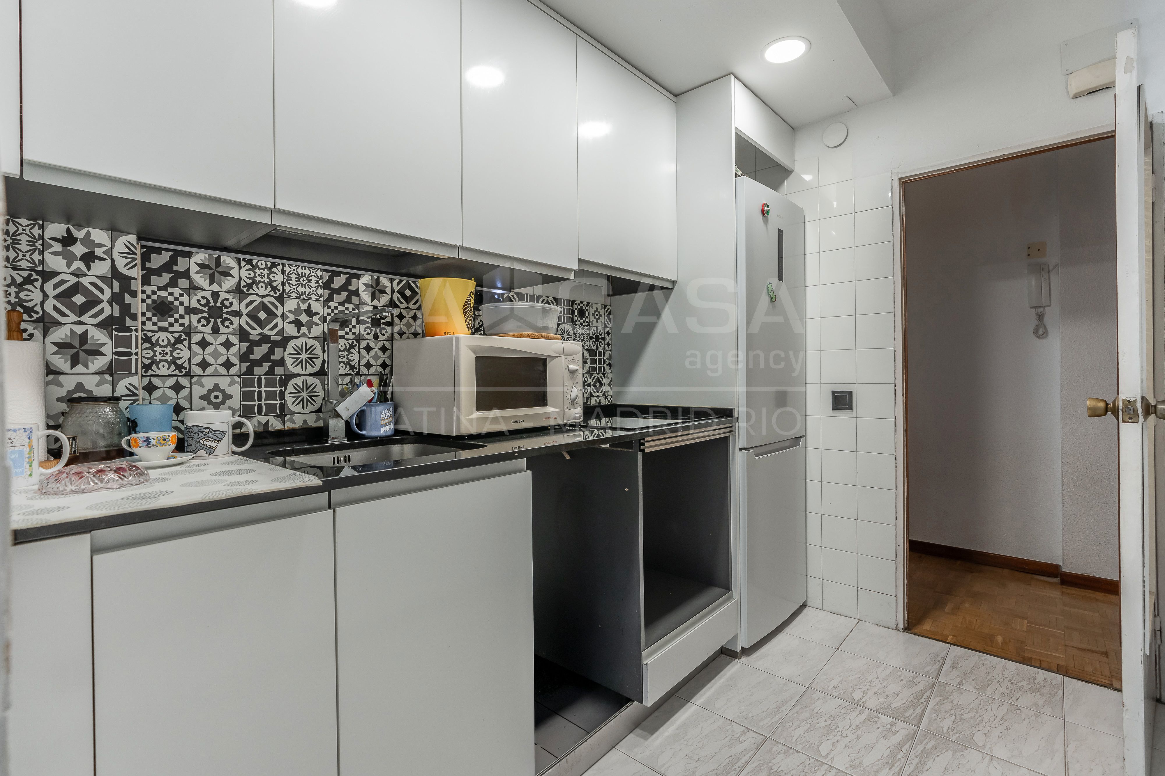 Kitchen of Flat for sale in  Madrid Capital  with Heating and Terrace