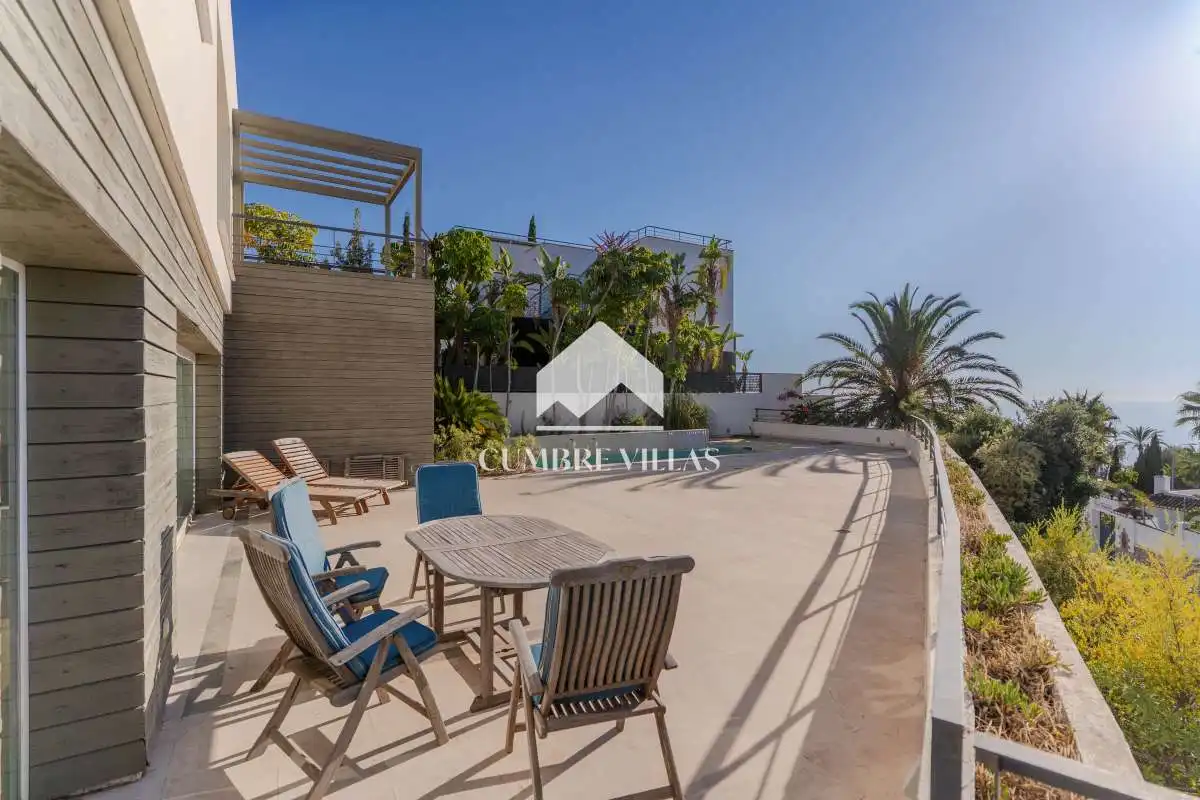 Terrassa de Casa o xalet en venda en La Herradura