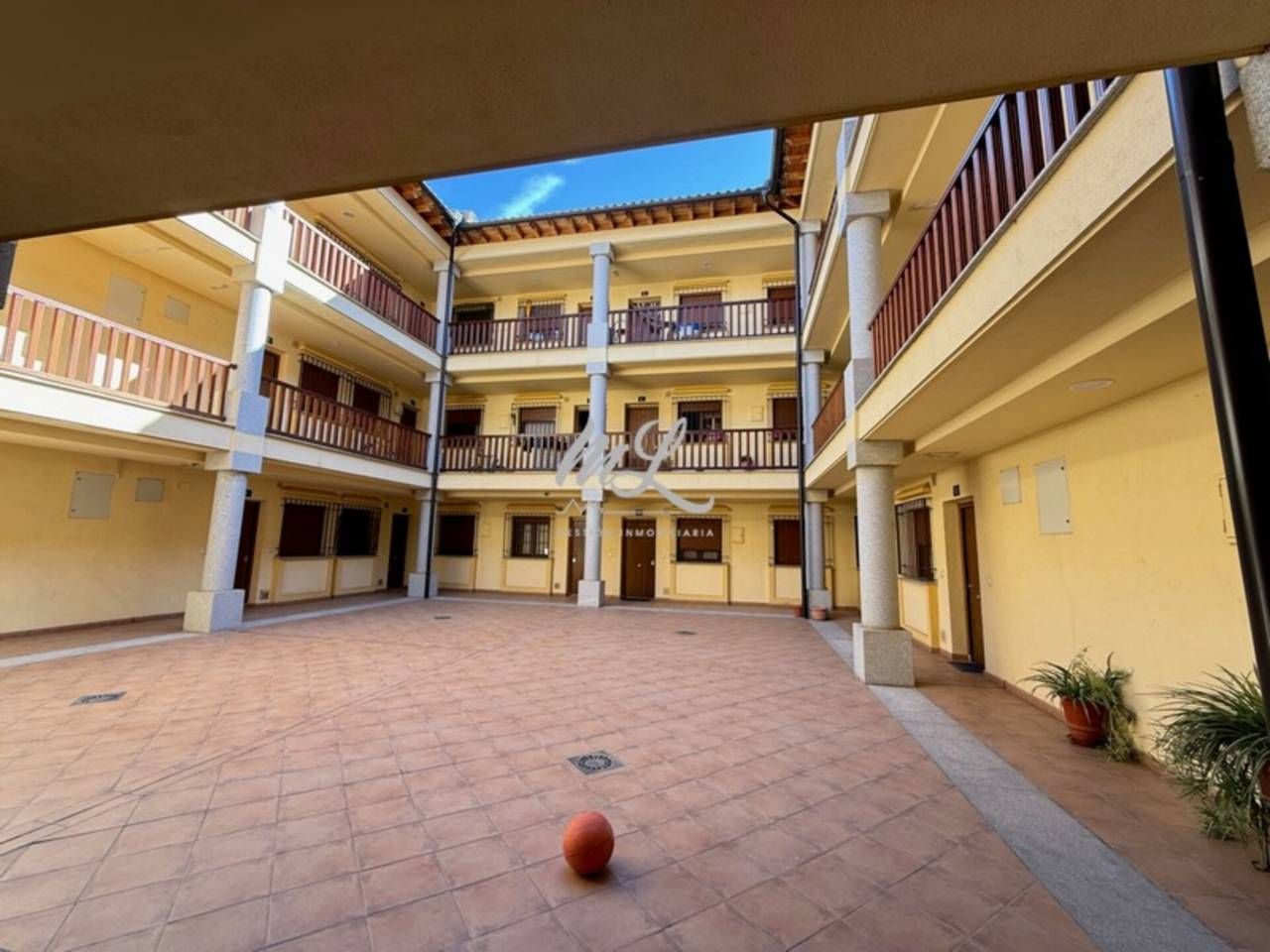 Vista exterior de Apartamento en venta en  Toledo Capital con Aire acondicionado, Calefacción y Parquet