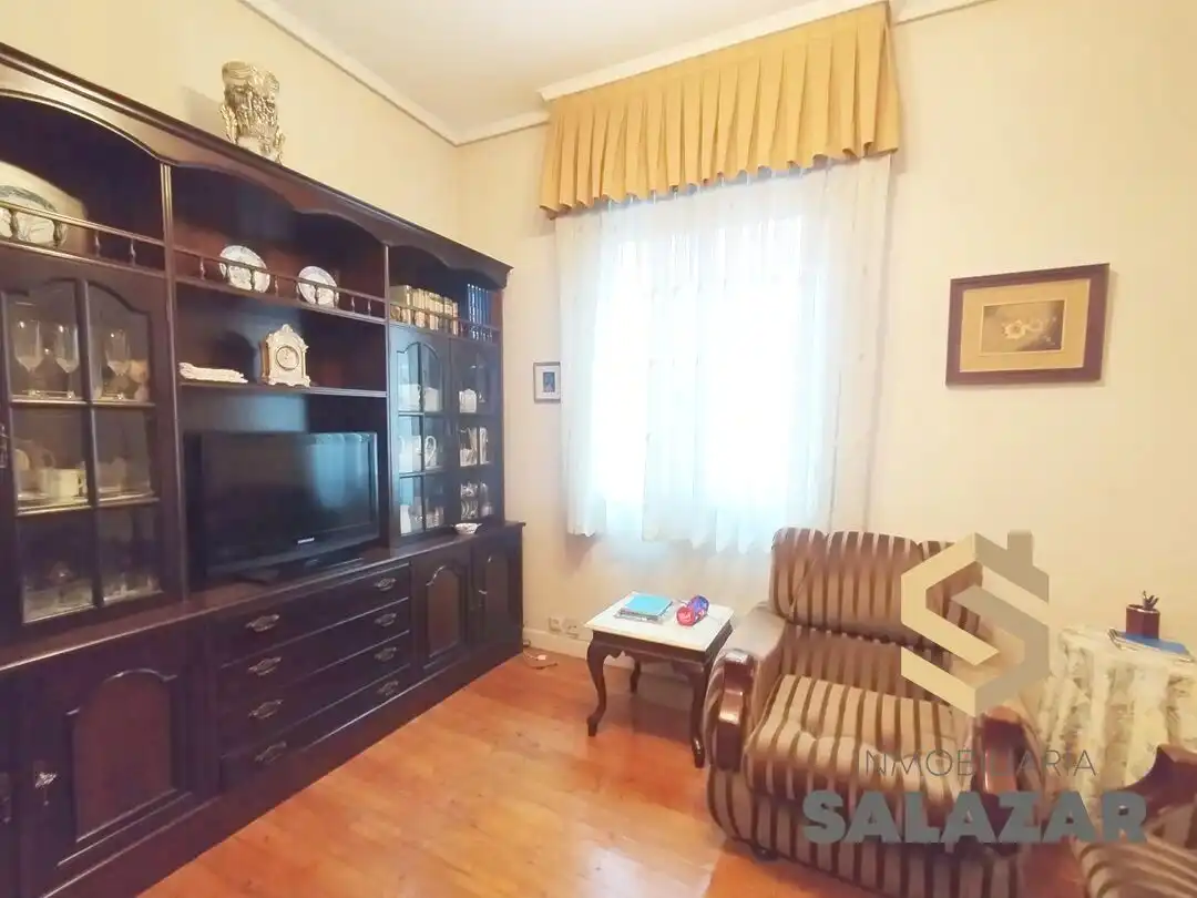 Living room of Flat for sale in Bilbao   with Heating, Terrace and Balcony