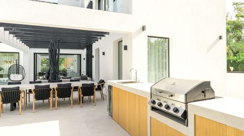 Villa Familiar con Diseño Moderno y Espacios de Entretenimiento en Nueva Andalucía, imatge 4