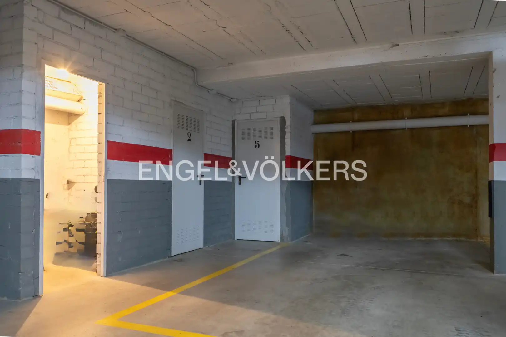 Parking de Planta baja en venta en Llívia con Calefacción, Jardín privado y Parquet