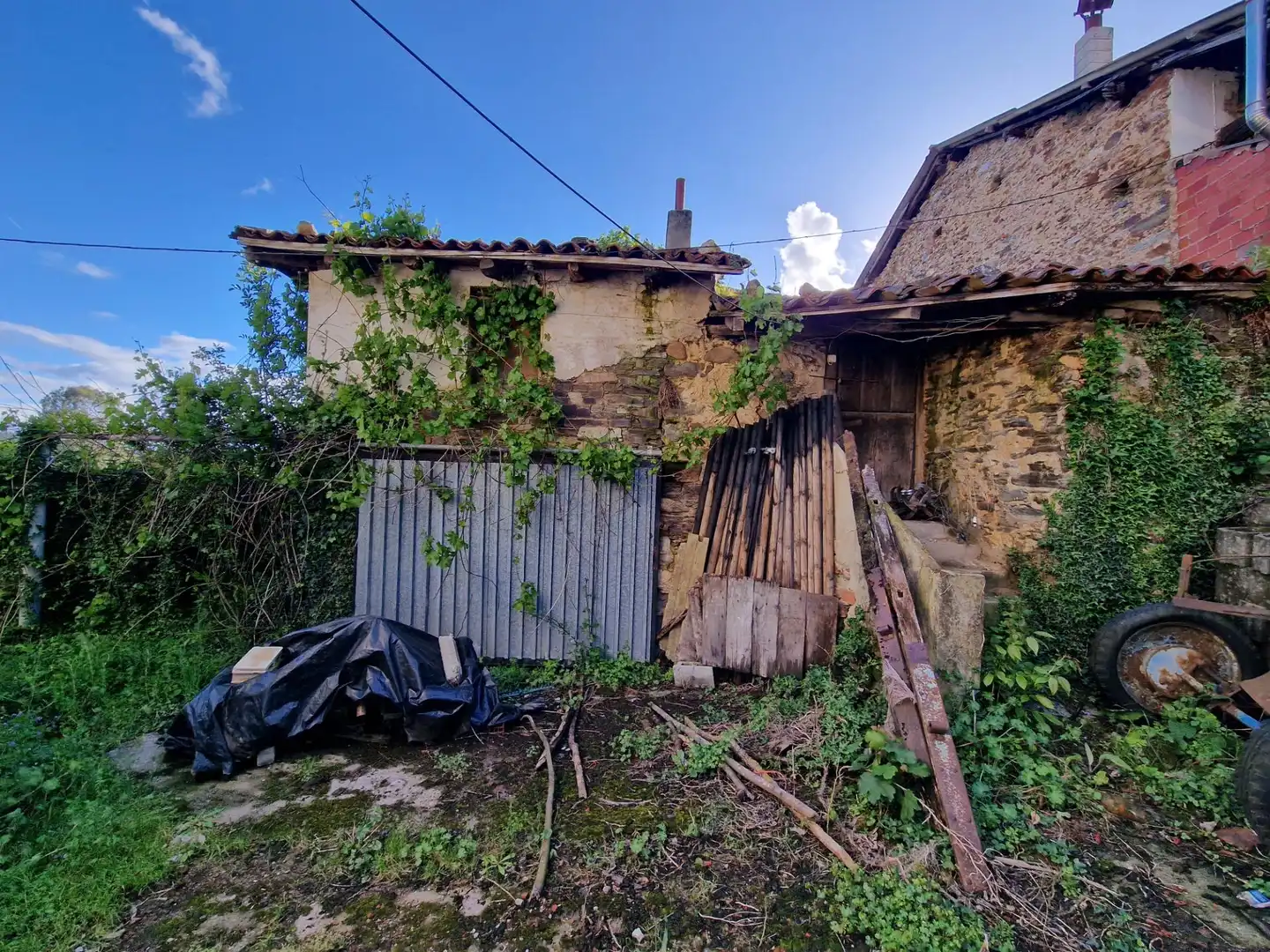 Finca rústica en venta en Tineo con Balcón y Piscina comunitaria