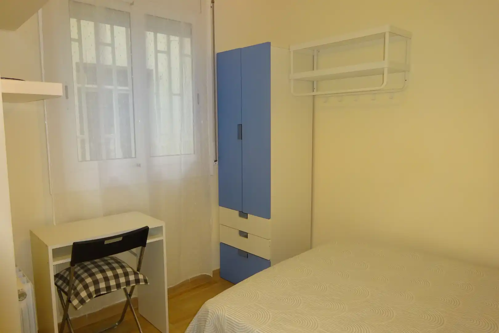 Flat for rent in Carrer de Bordeus, Barri de les Corts