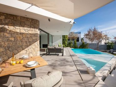 House with pool to rent in Carrer del Kiwi 6