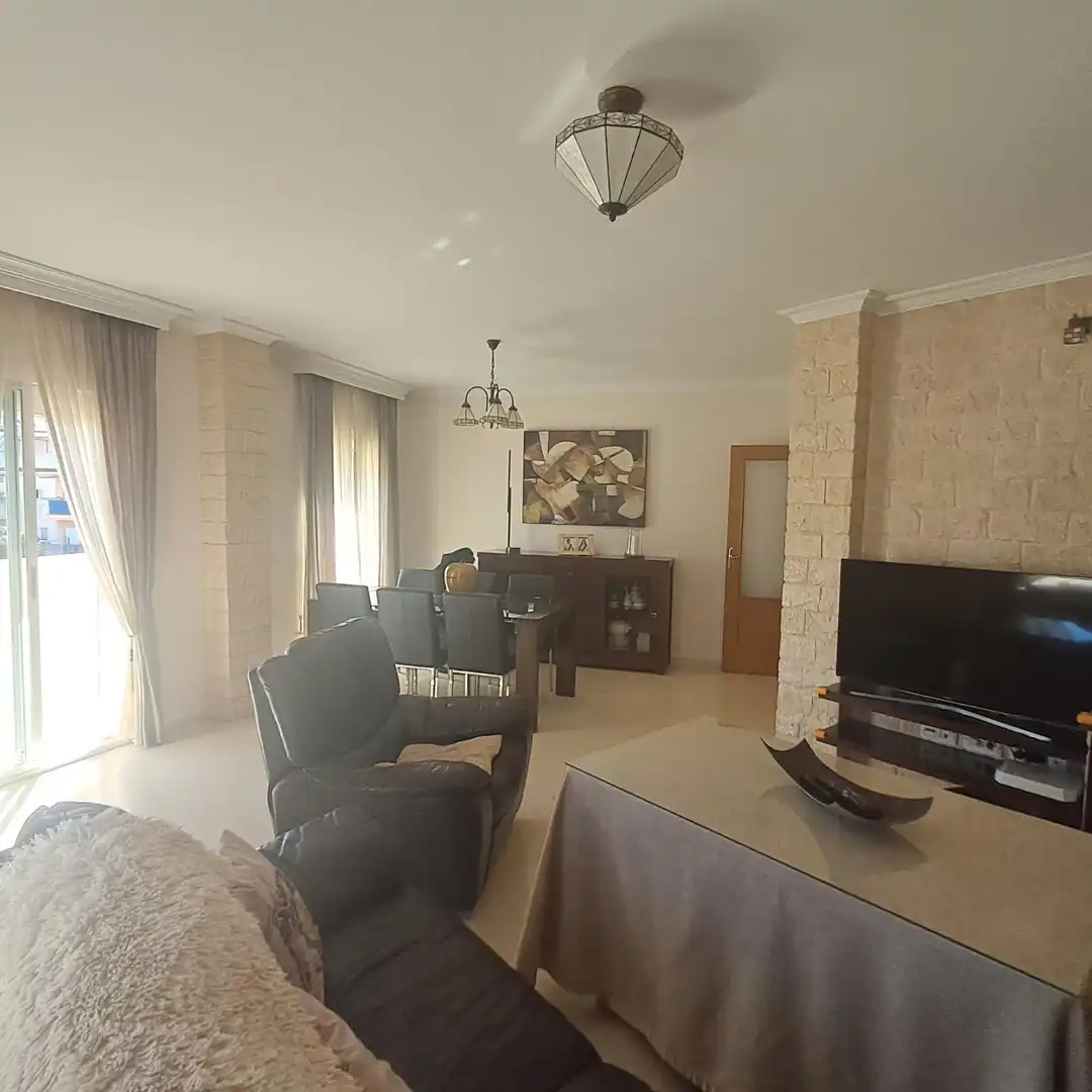 Sala d'estar de Àtic en venda en Estepona