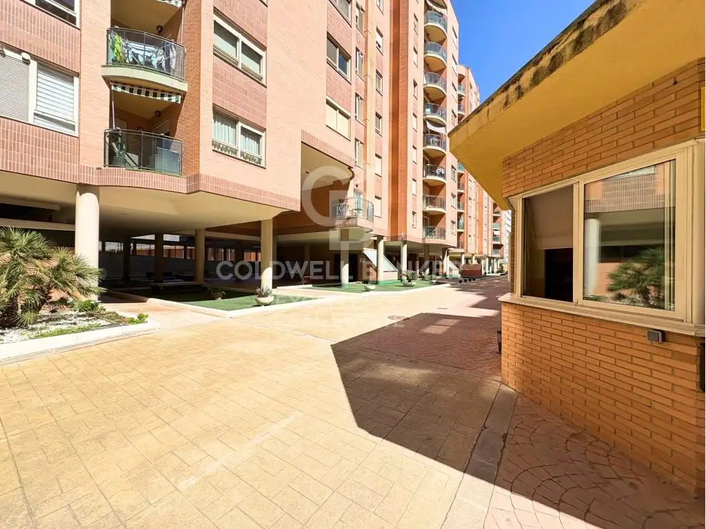 Exterior view of Flat for sale in Valencia  with Air Conditioner, Terrace and Community pool