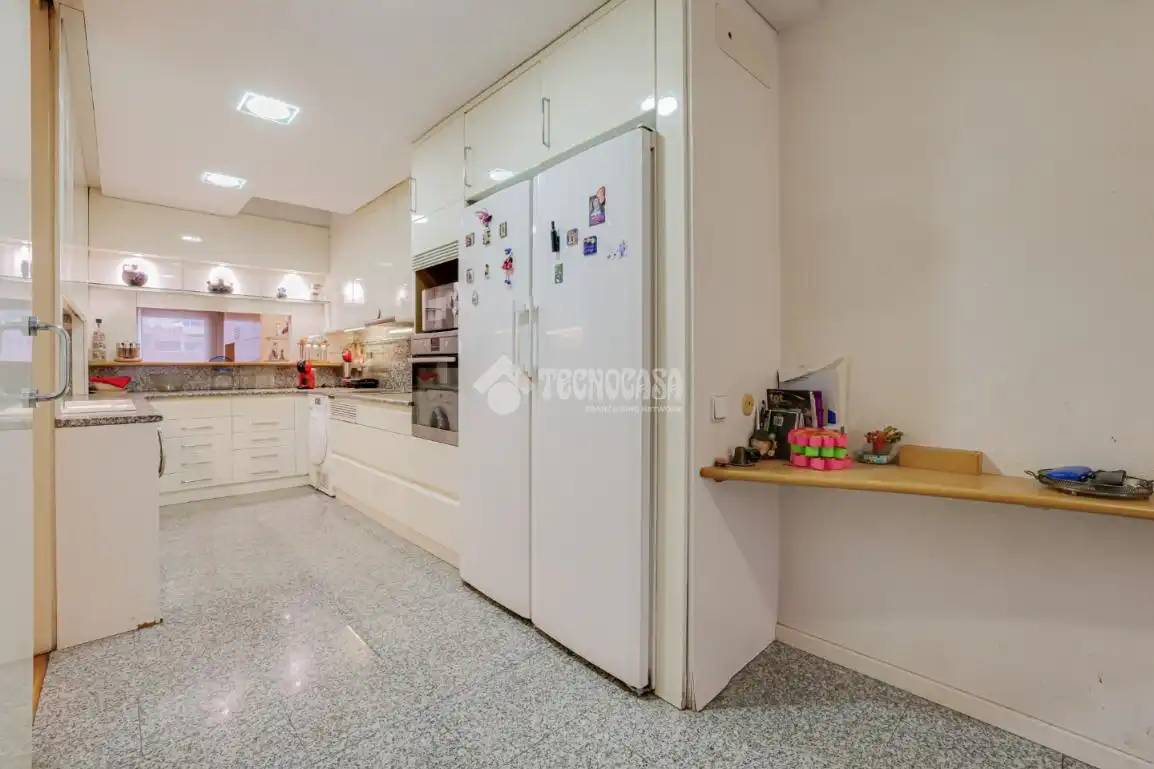 Casa aparellada amb terrassa en venda a Centre - Can Nadal, imagen 46