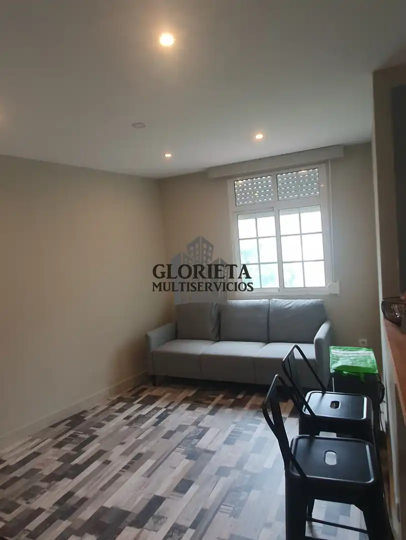 Habitación de Piso en venta en Vigo  con Calefacción, Jardín privado y Amueblado
