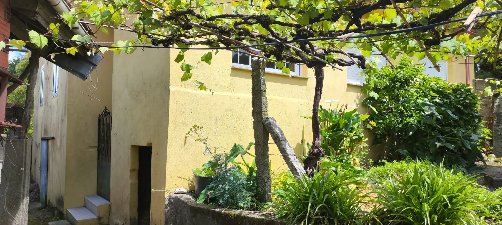 Casa con jardín en venta en PO-261