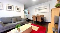 Sala d'estar de Àtic en venda en Miengo amb Calefacció, Jardí privat i Parquet