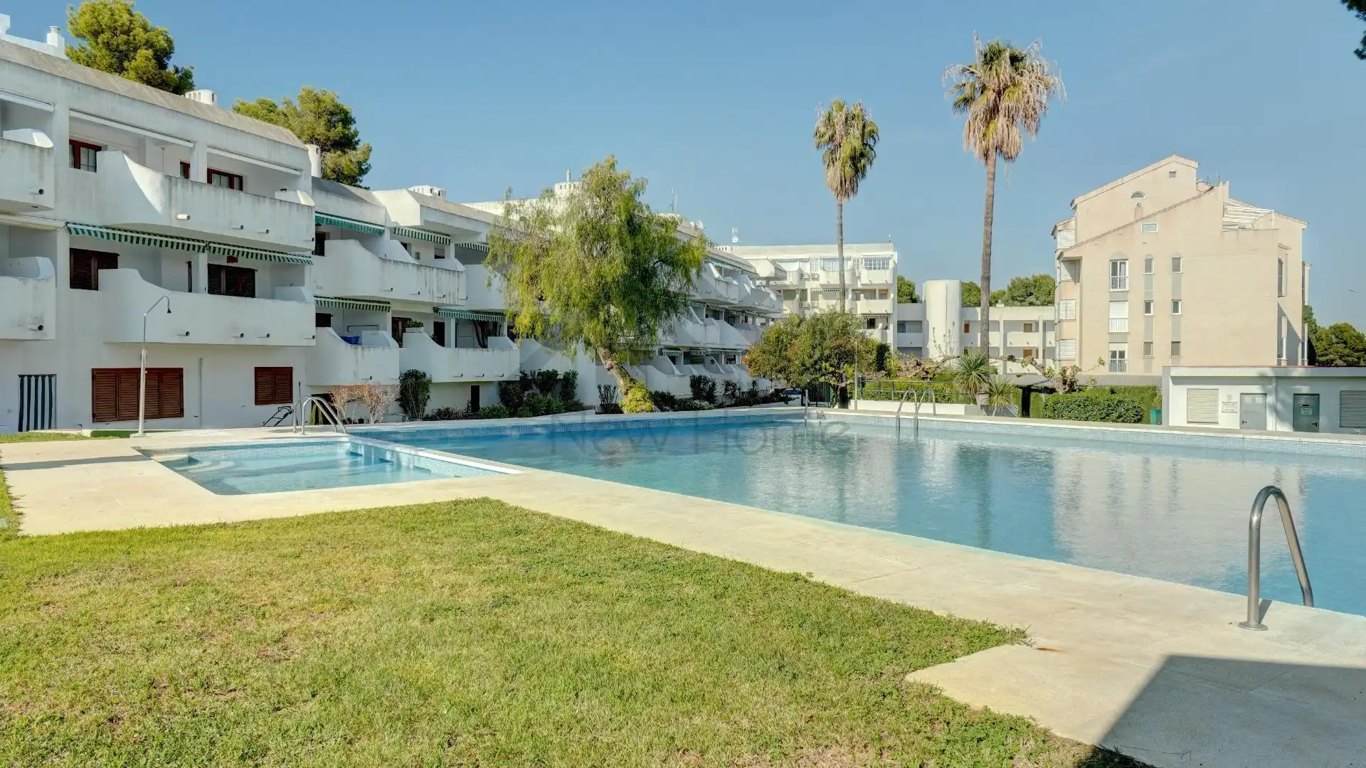 Piscina de Apartamento en venta en Alcalà de Xivert con Jardín privado, Terraza y Amueblado